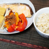 ヘルシオレシピ#07：焼鮭と焼き野菜を同時に仕上げ、醤油麹でいただきます！