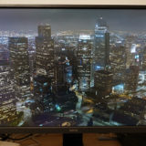 BenQ EW3270Uレビュー：手の届く距離で使用する「4K HDRモニター」のちょうど良い形