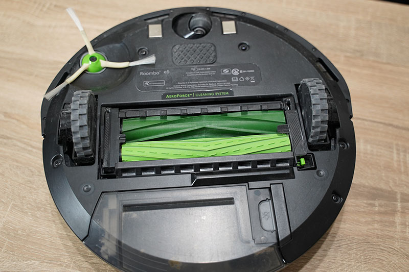 Roomba e5 裏面