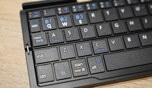 手のひらサイズで縦折り！ 技ありBluetoothキーボードを購入してみた