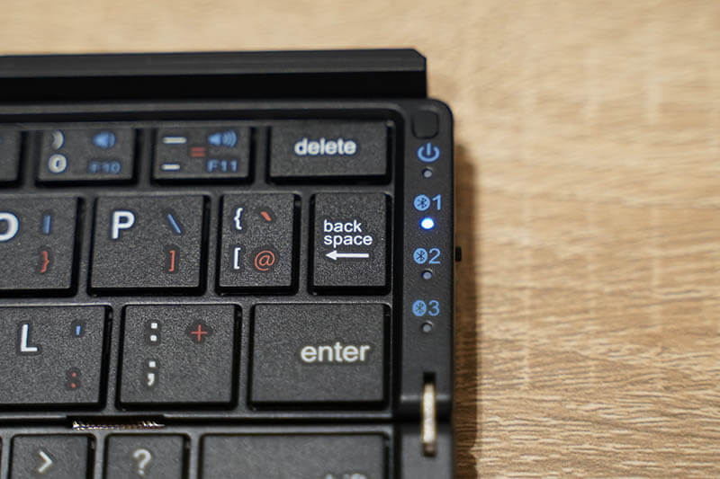 iClever Bluetoothキーボード
