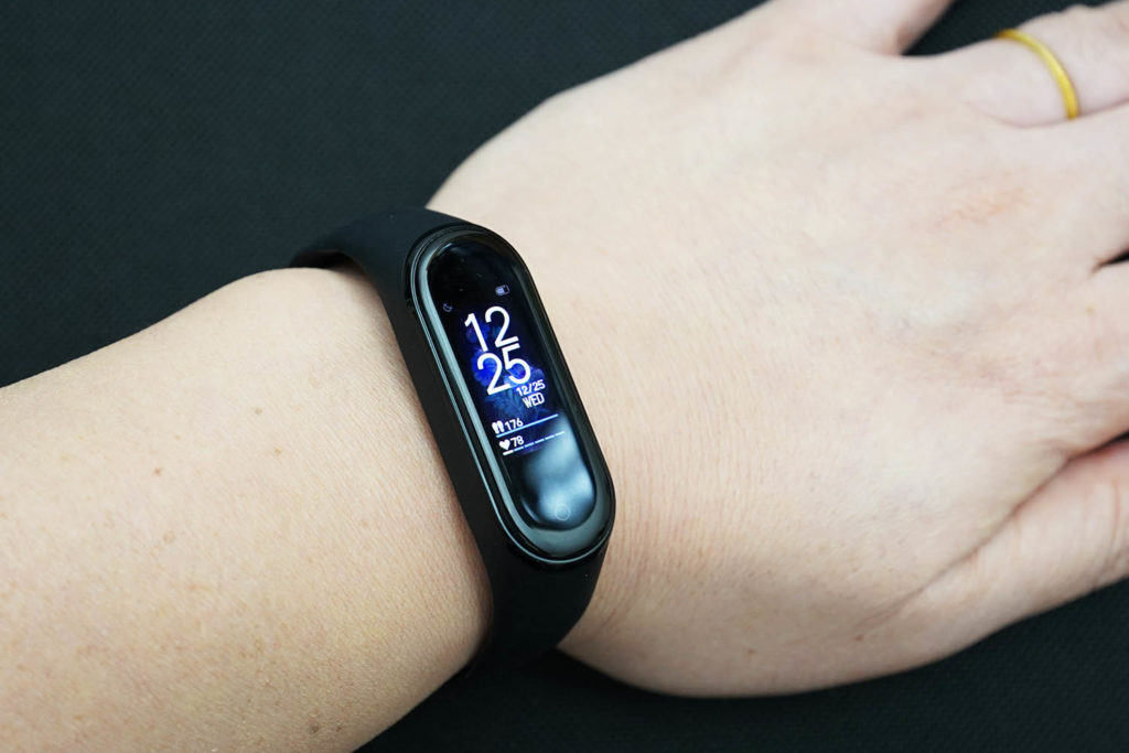 4 シャオミ スマート バンド スマートウォッチ シャオミMiBand５