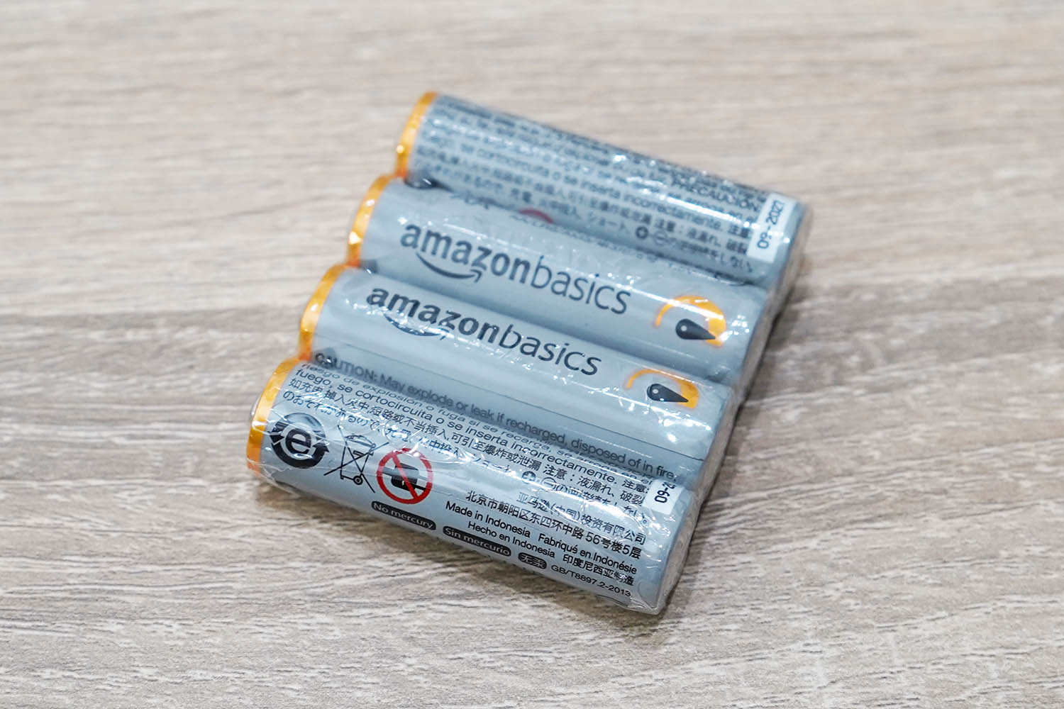 Amazon basics 単３電池 ４本使用