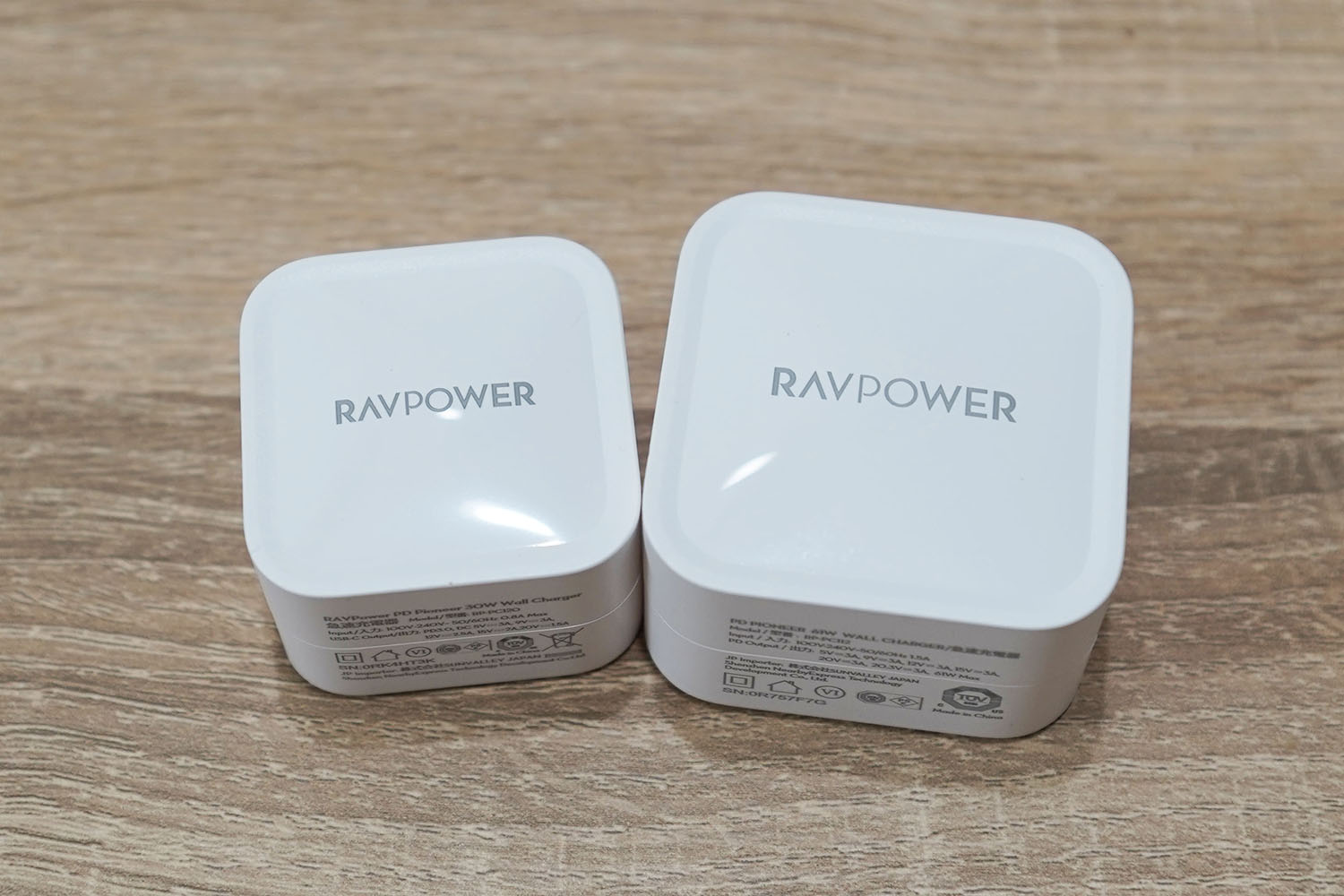 RAVPower 30W USB-C 急速充電器と同61W