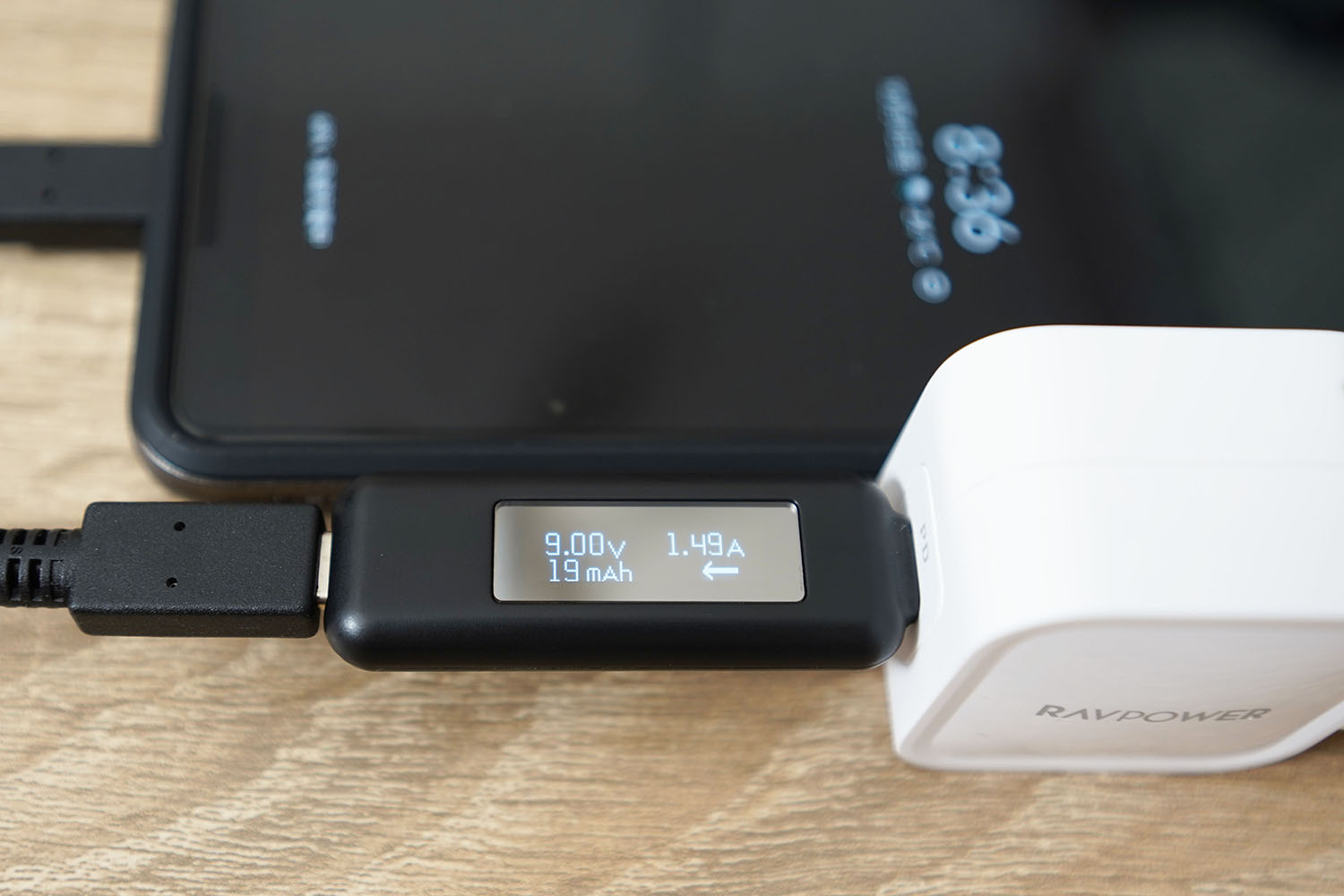 RAVPower 30W USB-C 急速充電器でPixel 3 XLを充電