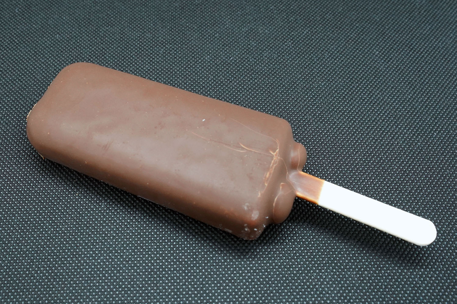 ZERO バニラ まろやかなコク、チョコチップ入り 本体
