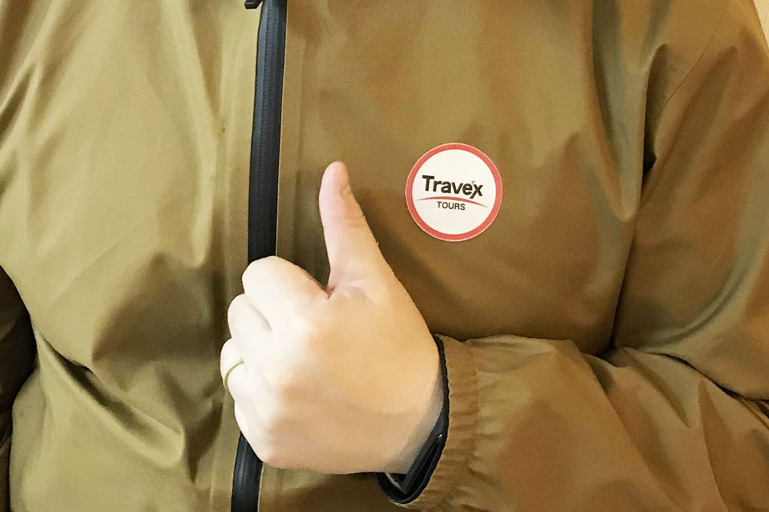 トラベックスツアーズに参加しました!(参加者ステッカーとともに)