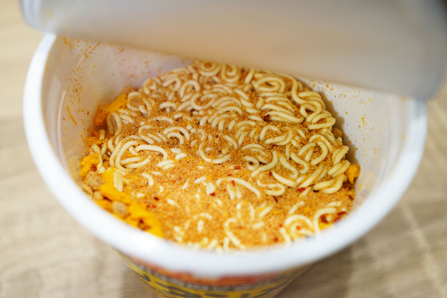 【元祖ニュータンタンメン本舗監修 タンタンメン】カップラーメン:フタをオープンしてみた