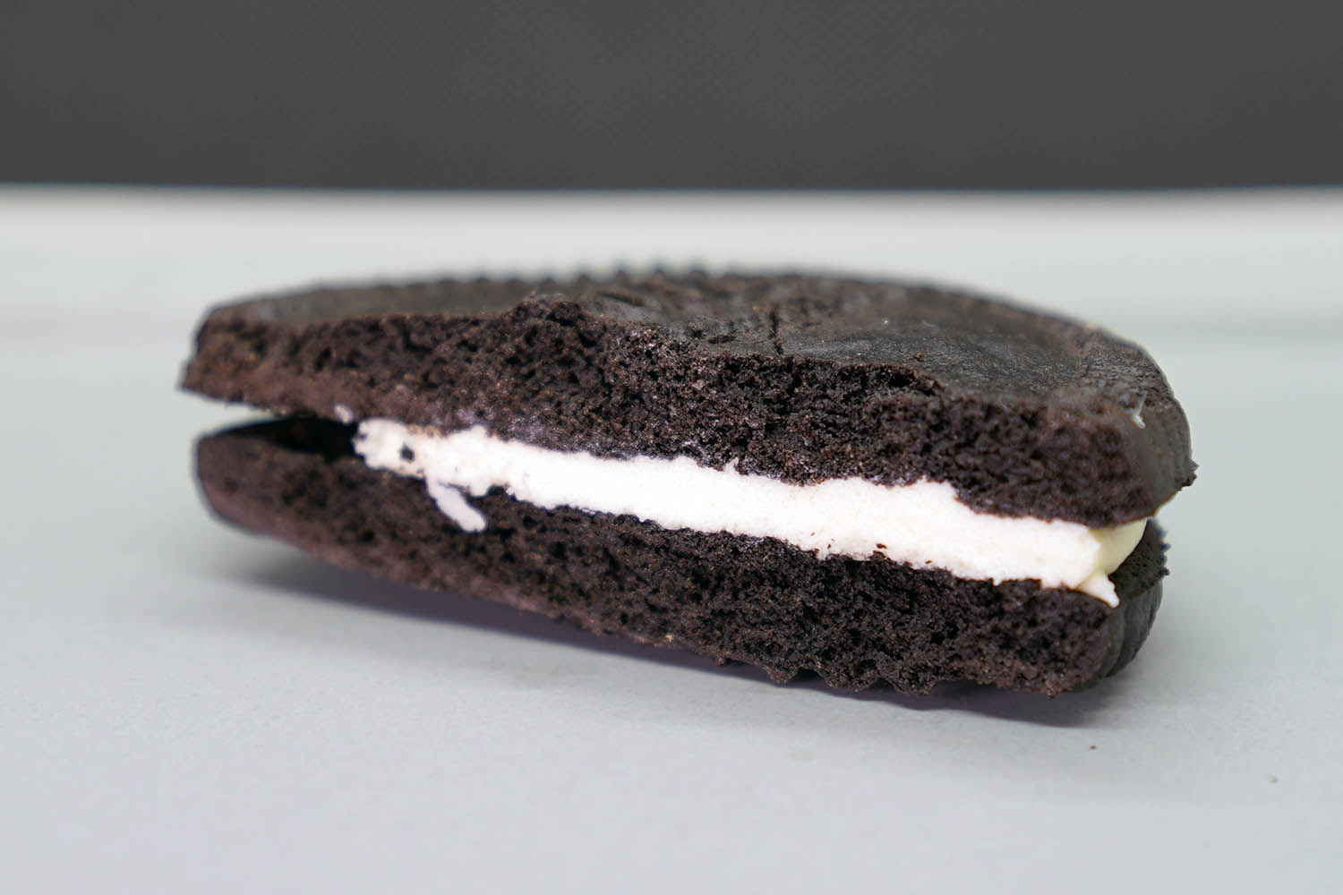 プロテイン サンドイッチ クッキー 半分にカット