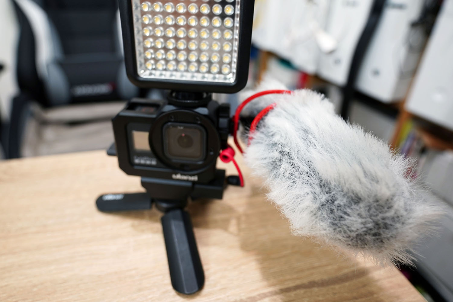 ulanzi G8-5 Vlog CageにRode VideoMicroとGodox LED 64を装着（正面）