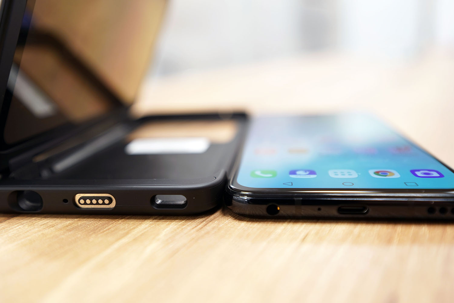 LG G8X ThinQ:スマホとケースが分割できる