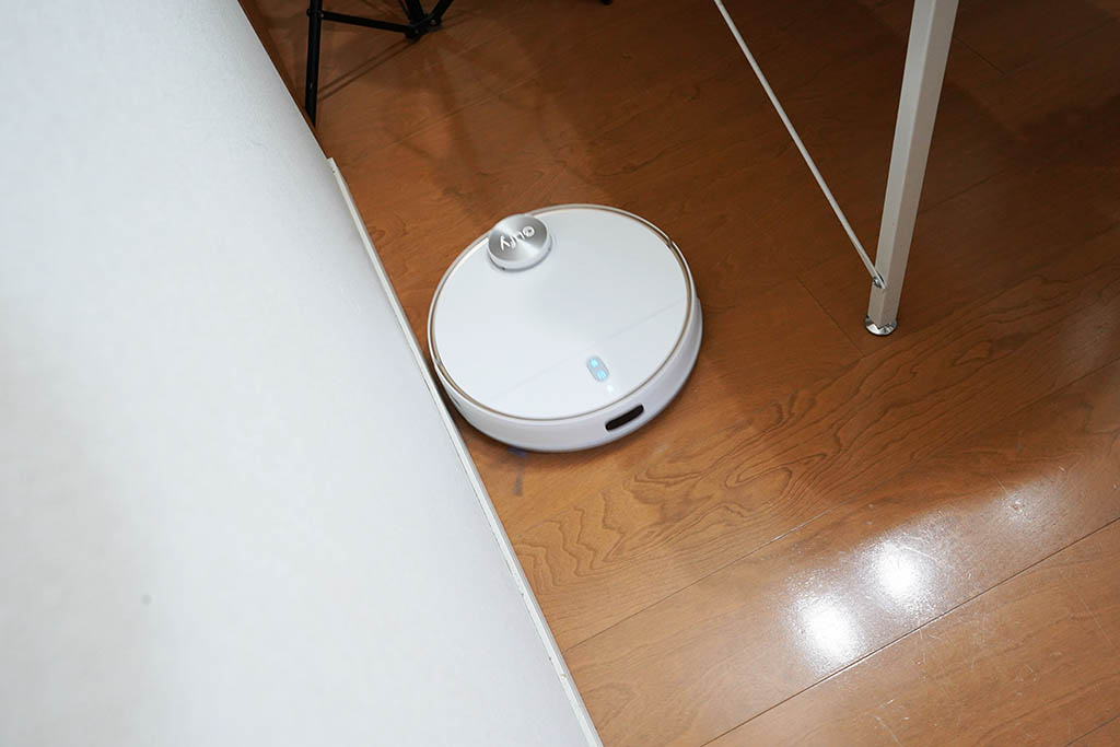 Eufy RoboVac L70 Hybrid：掃除風景１。まず部屋の外周を確認