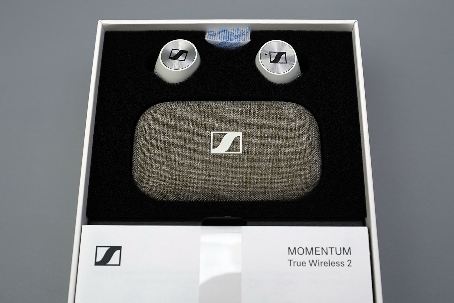 MOMENTUM True Wireless 2：パッケージを開けた所