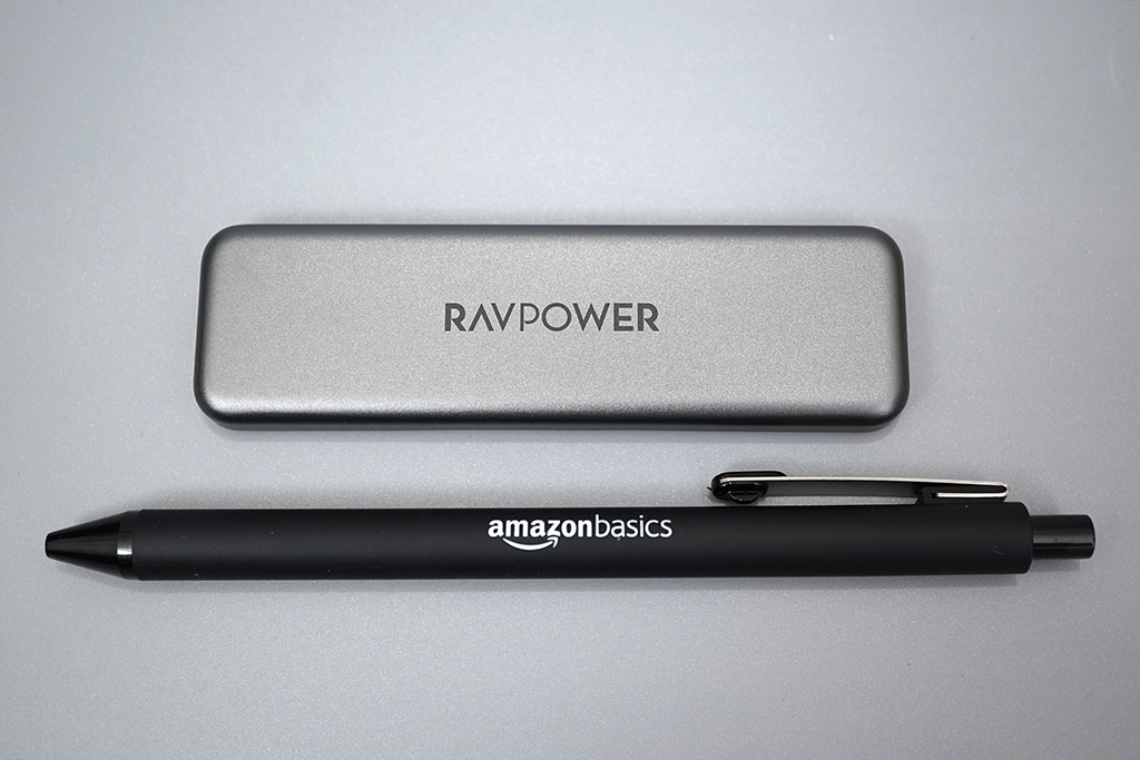 RAVPower RP-UM003イメージ２：ボールペンとの比較