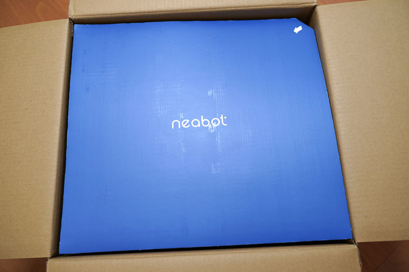 neabot Q11：外箱
